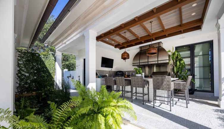 Bayless - Outdoor Living 6